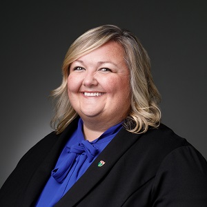 Amanda Bassett Headshot