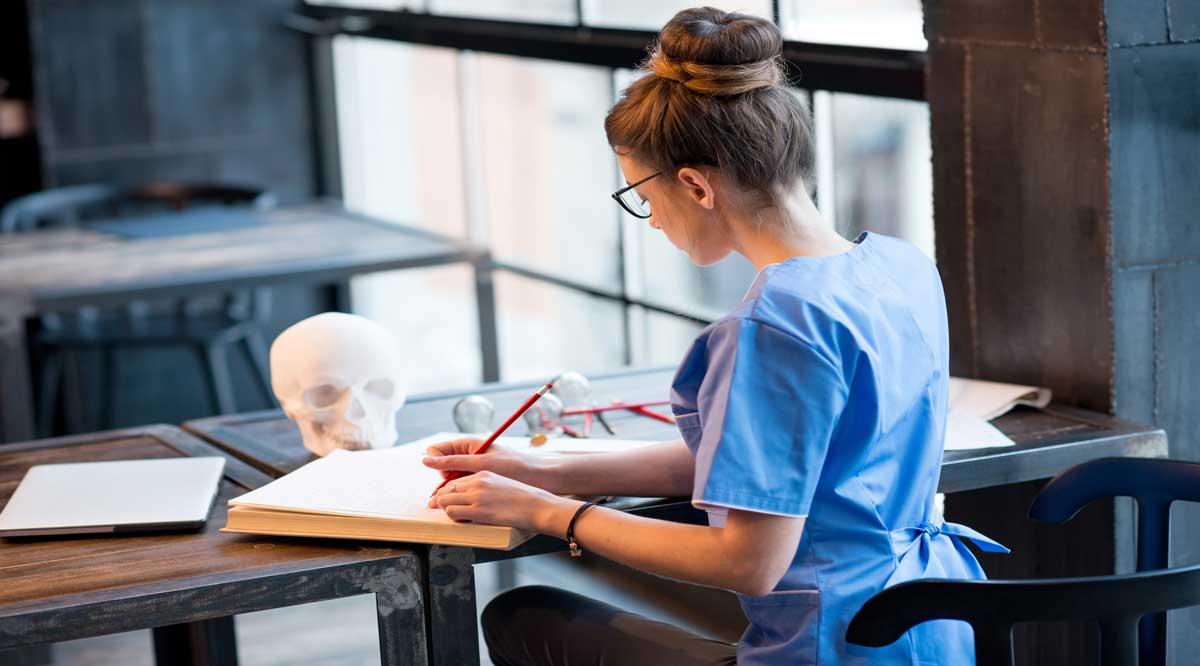 AAMC Endorses Reintroduction of the POST GRAD Act AAMC