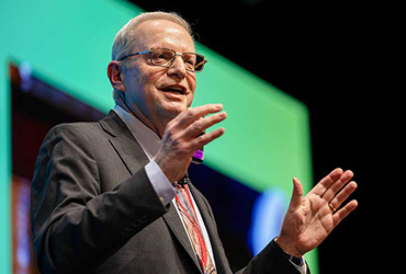 Wachter giving the keynote address at the American Thoracic Society (ATS) International Conference in Orlando, Fla.