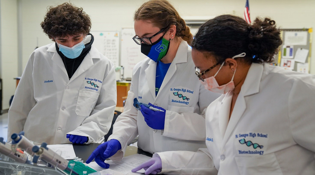 Students at St. Georges Technical High School in southern New Castle County, Delaware, were the first high school students in the United States to use ChristianaCare Gene Editing Institute’s innovative CRISPR in a Box™ Educational Toolkit in a science class.
