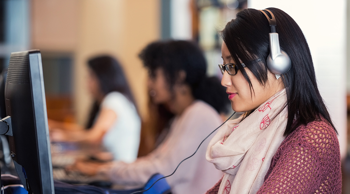 Should the USMLE be pass/fail? people in front of computer monitors