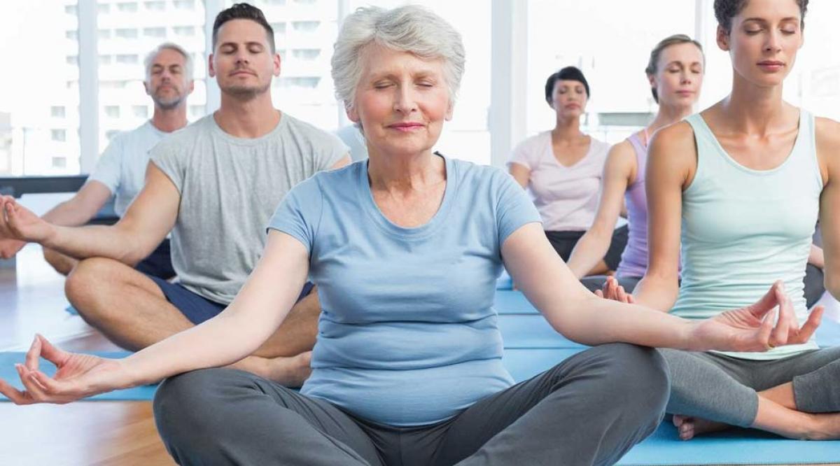 38-meditationgroup_thinkstockphotos-494389787-1140.jpg__992x558_q85_crop-smart_subsampling-2_upscale
