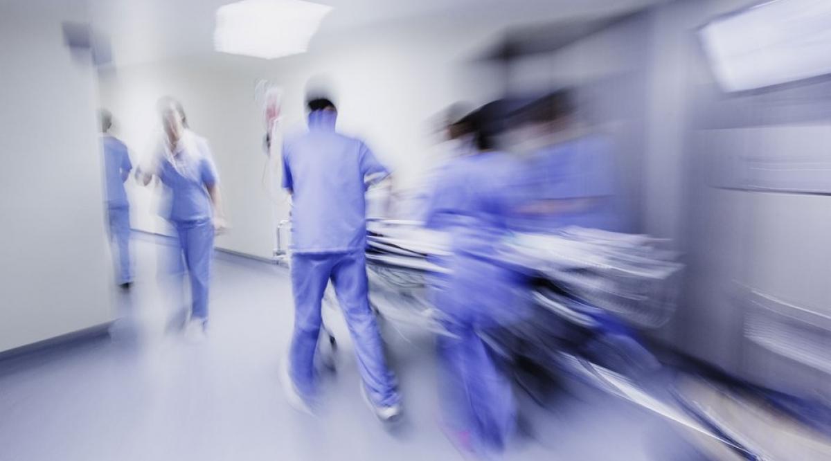47-aamc-news-responding-crisis-header.jpg__992x558_q85_crop-smart_subsampling-2_upscale