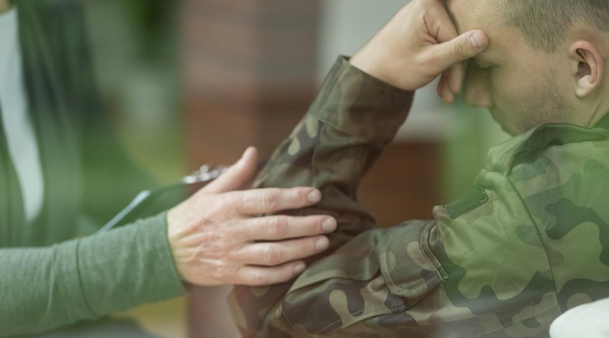 5-depressed_vet.jpg__992x558_q85_crop-smart_subsampling-2_upscale