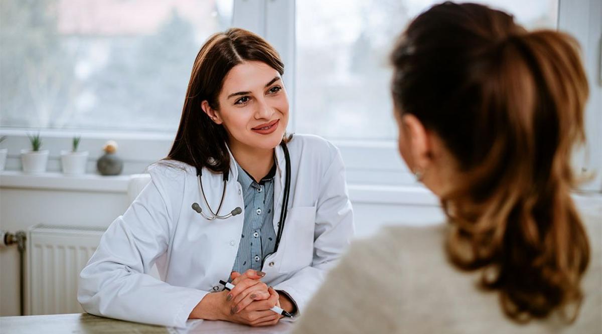 6-med-student-admissions-main-correct.jpg__992x558_q85_crop_subsampling-2_upscale