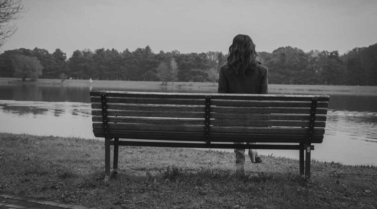 68-womanbench-468053064_gray.jpg__992x558_q85_crop-smart_subsampling-2_upscale