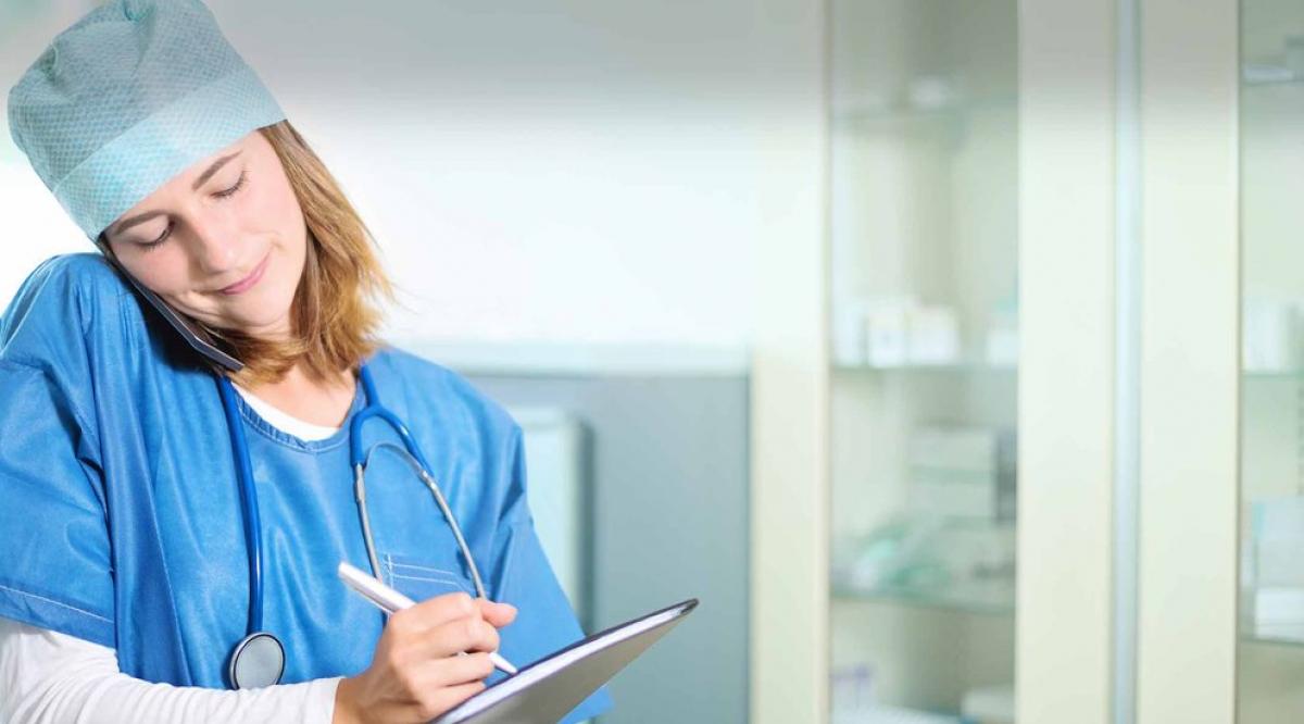 7-aamc-news-hero-doctor-moms.jpg__992x558_q85_crop-smart_subsampling-2_upscale