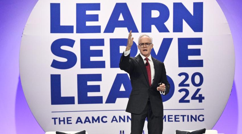 “60 Minutes” journalist Scott Pelley addresses a packed crowd at Learn Serve Lead 2024: The AAMC Annual Meeting on Nov. 9 in Atlanta.