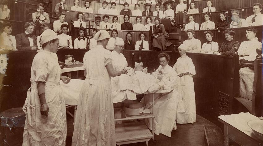 Students in the operating amphitheater of the Woman's Medical College of Pennsylvania in 1903